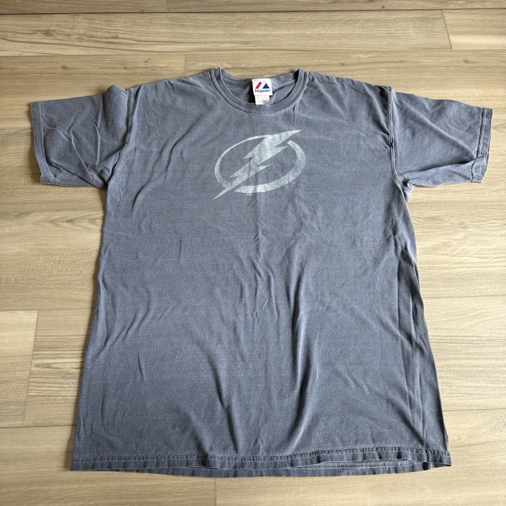 Vintage Majestic Tampa Bay Lightning NHL Blue Faded Distress Shirt Men's Sz L